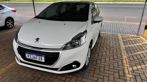 PEUGEOT 208 2017