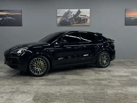 PORSCHE CAYENNE 2021