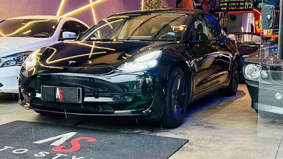TESLA MODEL 3 2022