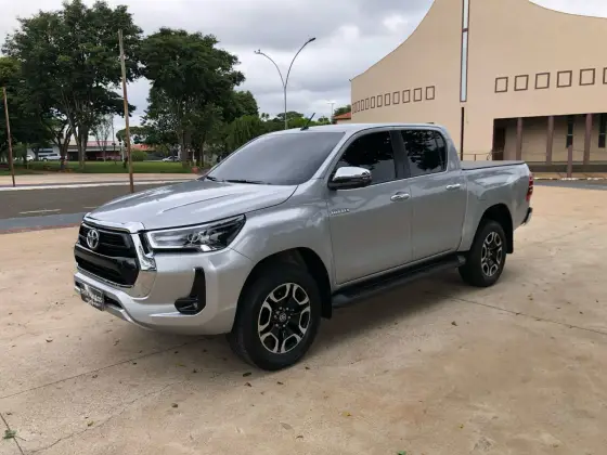 TOYOTA HILUX 2025