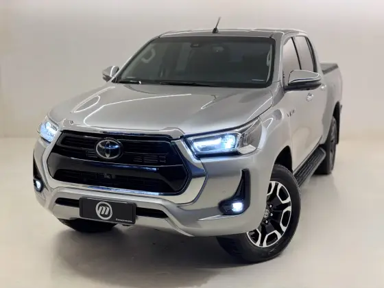 TOYOTA HILUX 2023
