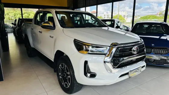 TOYOTA HILUX 2024