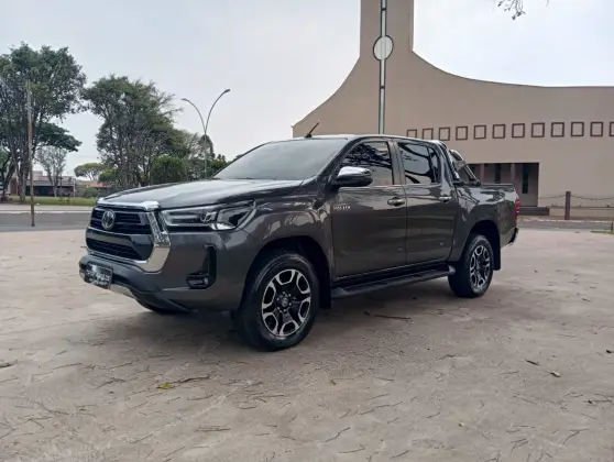 TOYOTA HILUX 2021