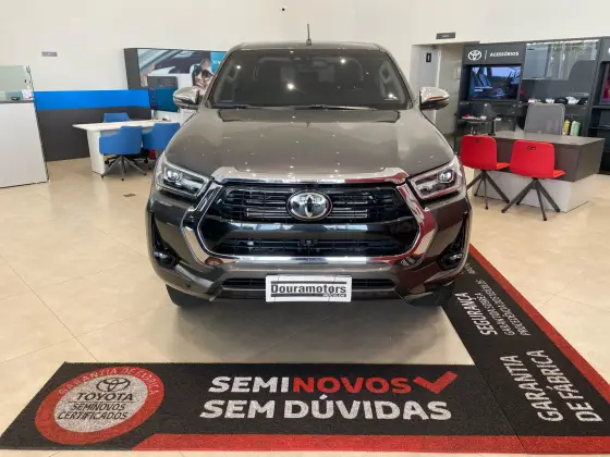 TOYOTA HILUX 2023