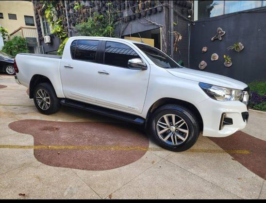 TOYOTA HILUX 2019