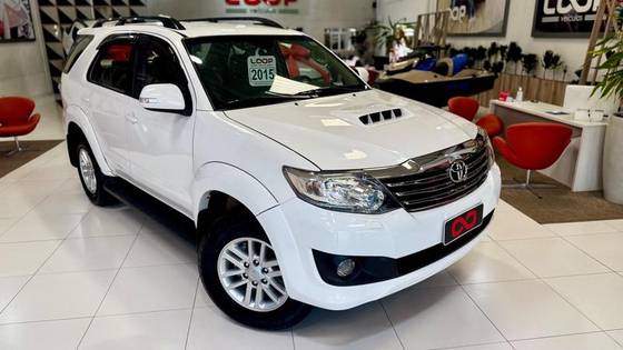 TOYOTA HILUX 2015