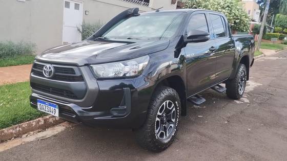 TOYOTA HILUX 2021