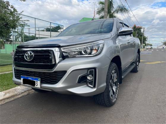 TOYOTA HILUX 2019