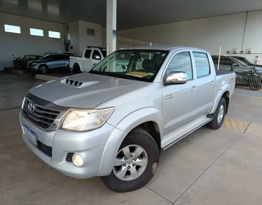 TOYOTA HILUX 2013