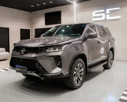 TOYOTA HILUX SW4 2024