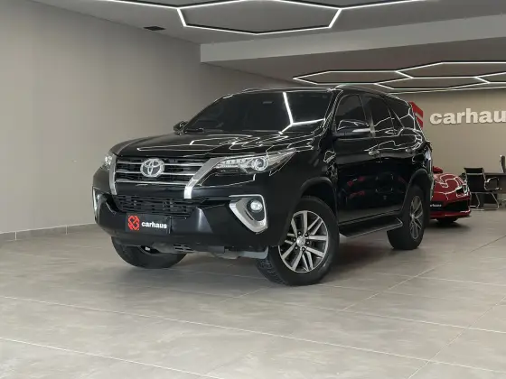 TOYOTA HILUX SW4 2019