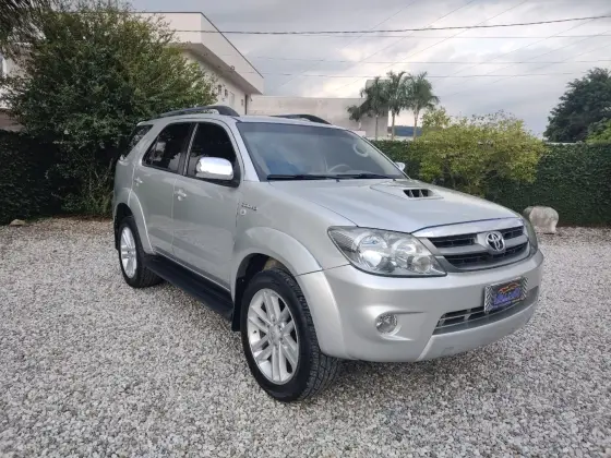 TOYOTA HILUX SW4 2006