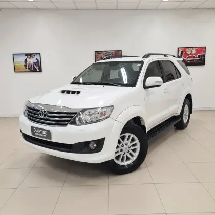 TOYOTA HILUX SW4 2015