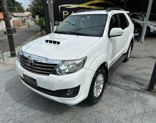 TOYOTA HILUX SW4 2014