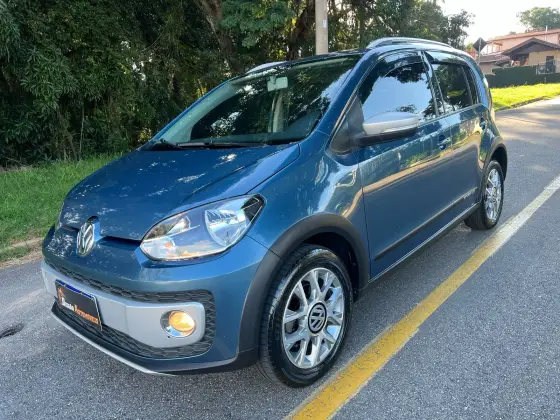 VOLKSWAGEN CROSS UP 2017