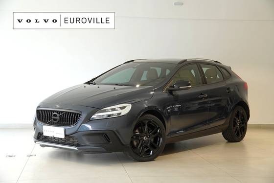 VOLVO V40 2018