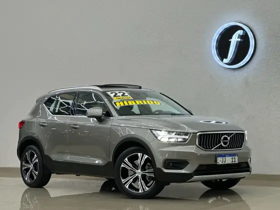 VOLVO XC40 2022