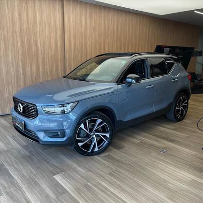 VOLVO XC40 2021