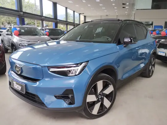 VOLVO XC40 2023