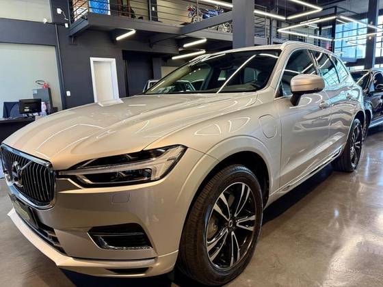 VOLVO XC60 2021