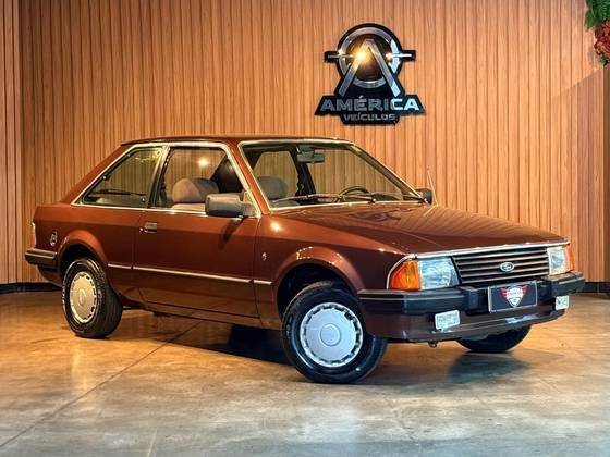 FORD ESCORT 1986