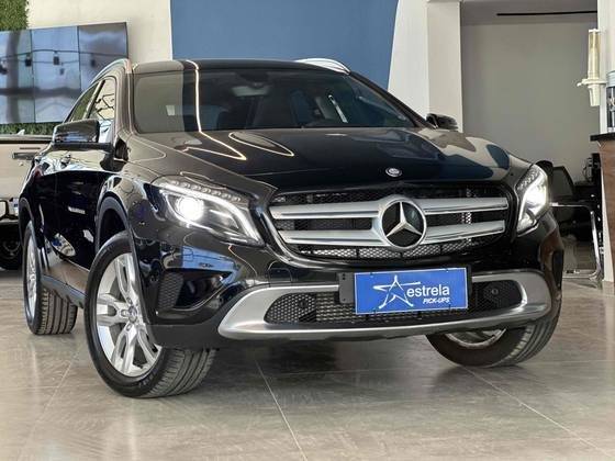 MERCEDES-BENZ GLA 200 2015