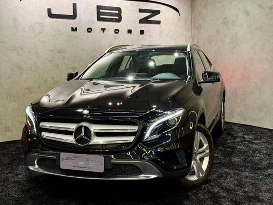 MERCEDES-BENZ GLA 200 2017