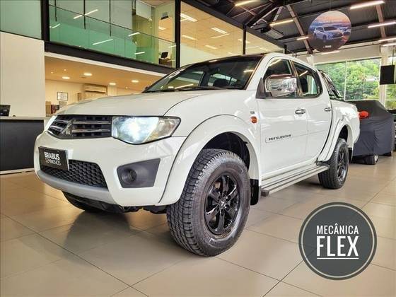 MITSUBISHI L200 TRITON 2015