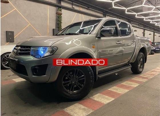 MITSUBISHI L200 TRITON 2012