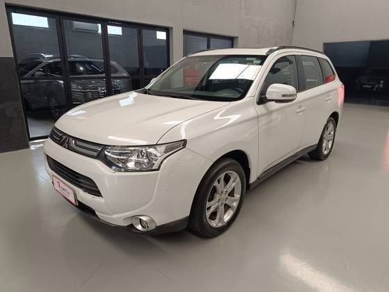 MITSUBISHI OUTLANDER 2015