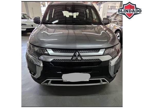 MITSUBISHI OUTLANDER 2021