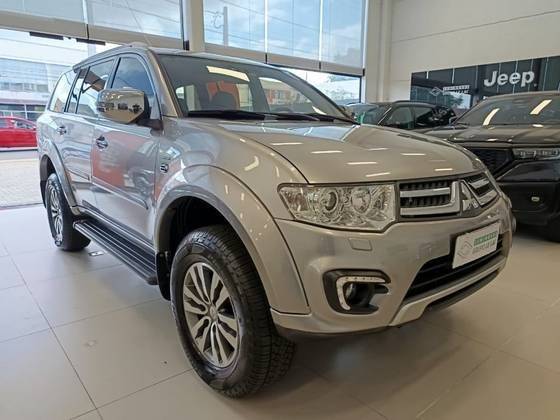 MITSUBISHI PAJERO 2017