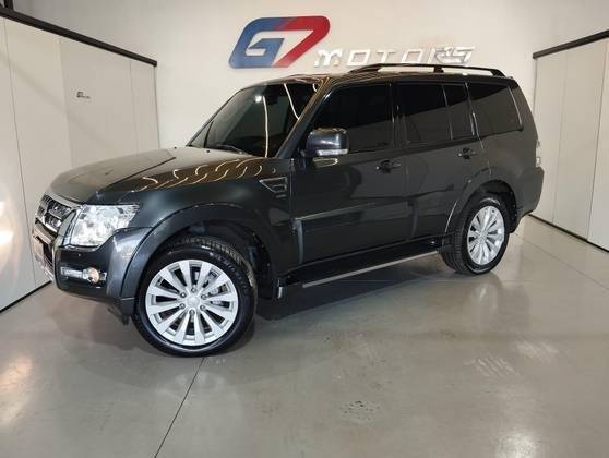 MITSUBISHI PAJERO FULL 2017