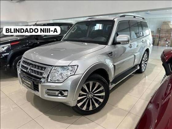 MITSUBISHI PAJERO FULL 2019