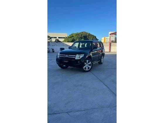 MITSUBISHI PAJERO FULL 2013