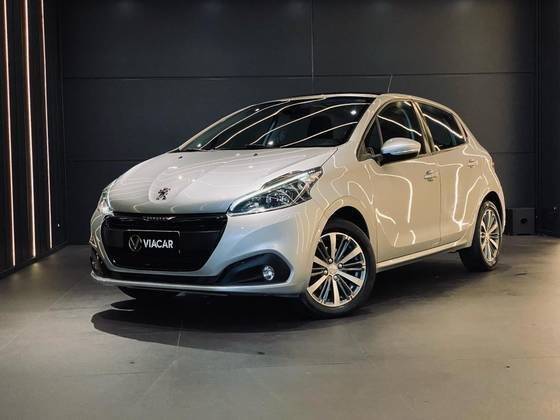 PEUGEOT 208 2020