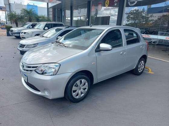 TOYOTA ETIOS 2016