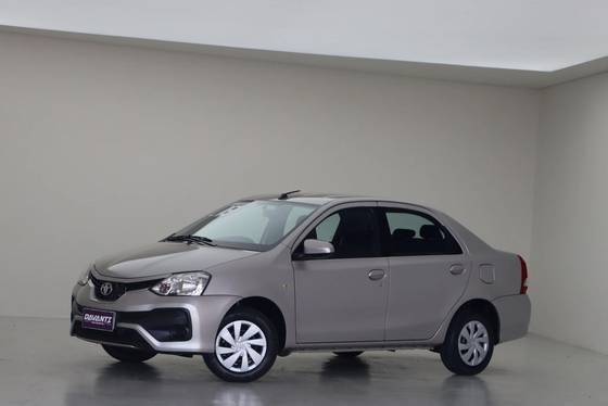 TOYOTA ETIOS 2018
