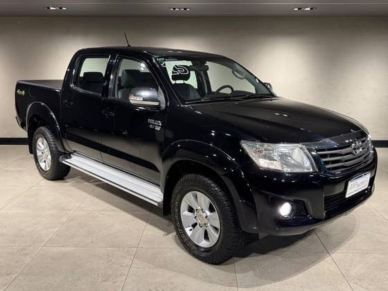 TOYOTA HILUX 2015