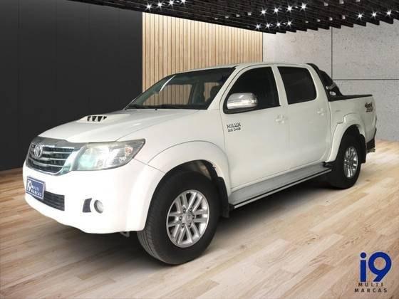 TOYOTA HILUX 2015