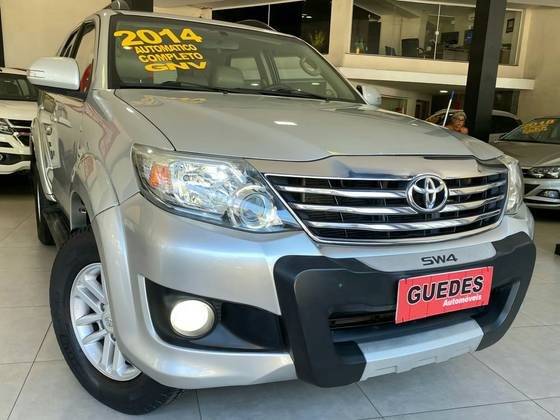 TOYOTA HILUX SW4 2014