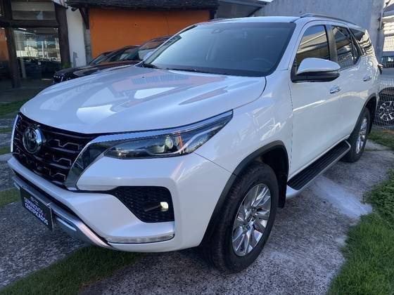 TOYOTA HILUX SW4 2021