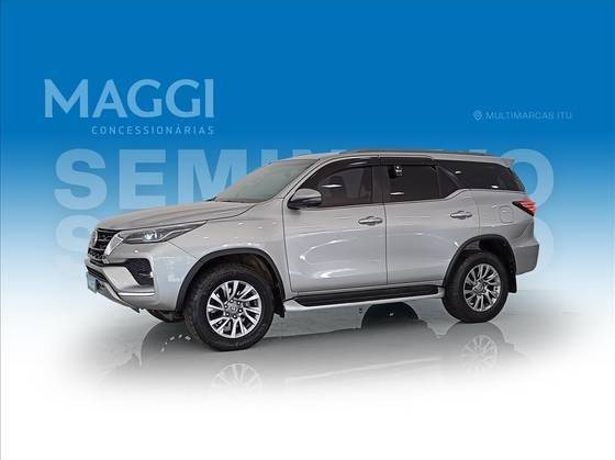 TOYOTA HILUX SW4 2022