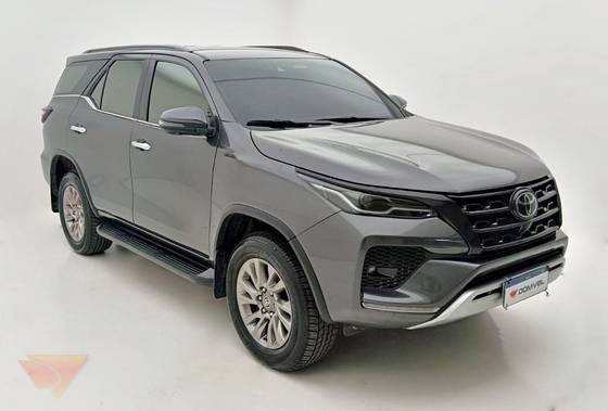 TOYOTA HILUX SW4 2022