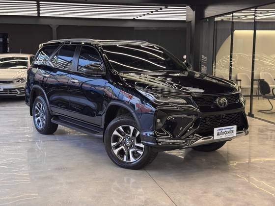 TOYOTA HILUX SW4 2024