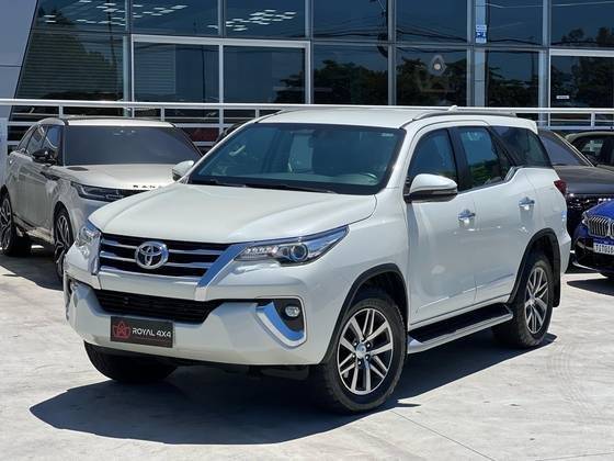TOYOTA HILUX SW4 2019
