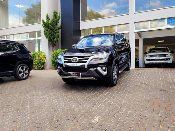 TOYOTA HILUX SW4 2018