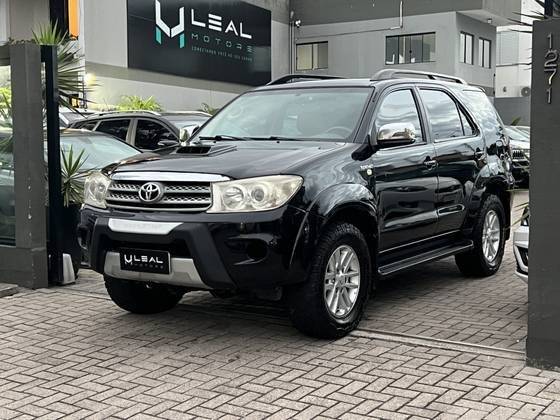 TOYOTA HILUX SW4 2011