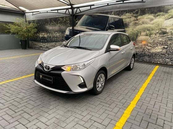 TOYOTA YARIS 2024