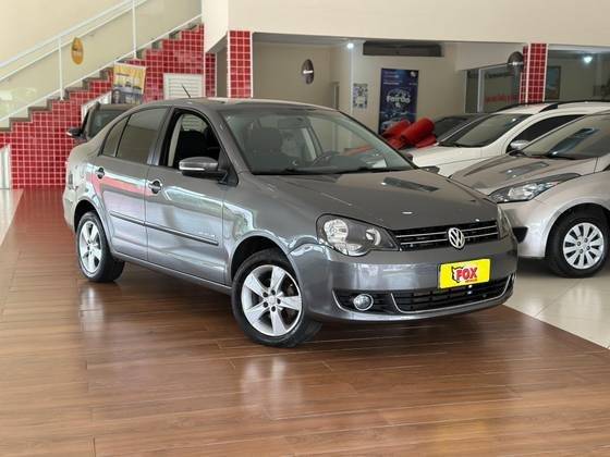 VOLKSWAGEN POLO SEDAN 2014